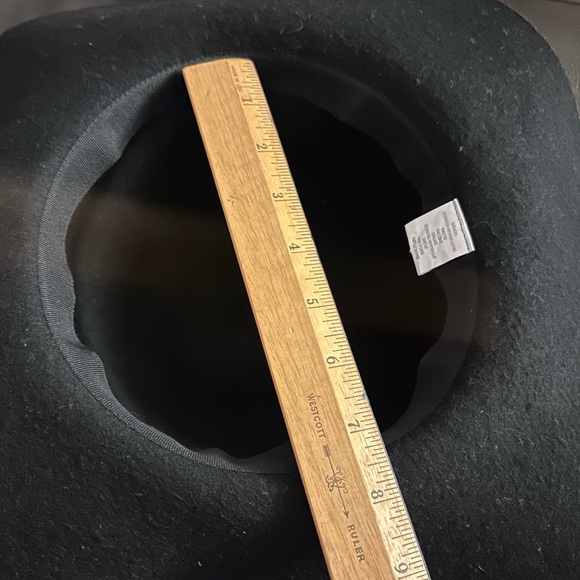 💯 Wool Gold Metal Tone Decor Winter Hat - Picture 7 of 9